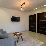 Travelholic Residence Golden Gates